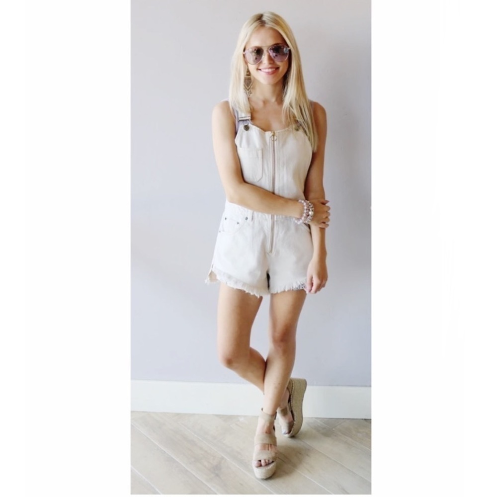 FREE PEOPLE Off White Denim Shortall Romper Women’s Size 8 NWT